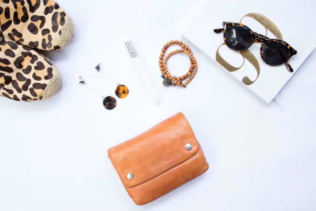 Essential Fashion Accessories Every Woman Should Have in Their