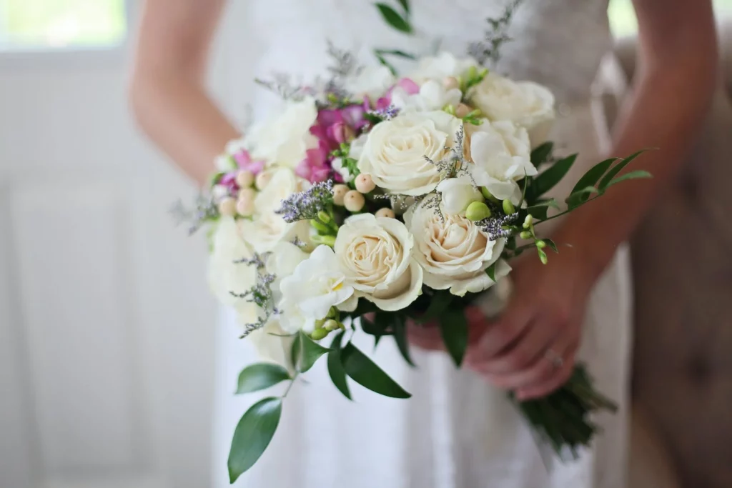 Is it Better to Use Real or Fake Flowers for a Wedding?