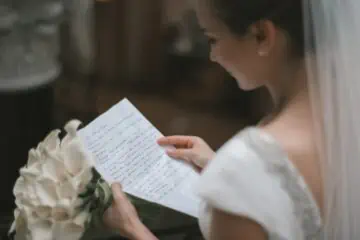 bride reading her vow